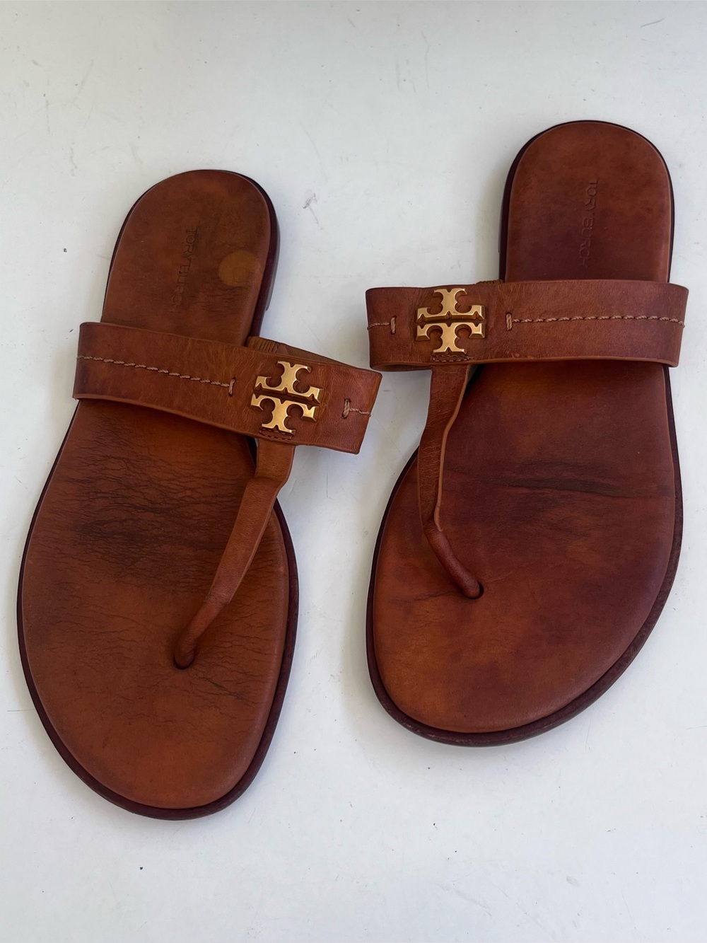 Tory Burch Mini Everly Sz 8 M Flats Thong Sandals Antique Tan Leather Excellent
